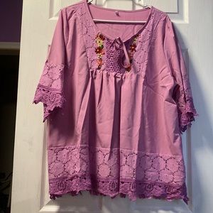 Linen lightweight pale purple with flowers in crocheted accents